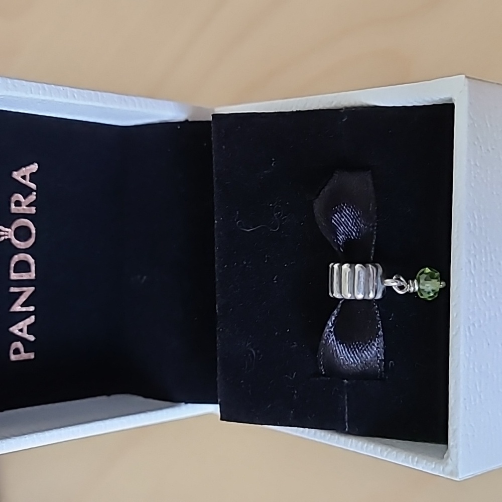 EUC rare retired Pandora peridot dangle charm